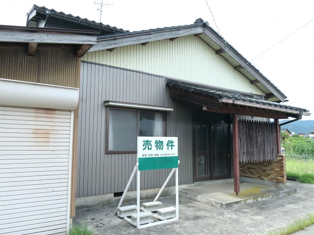 古家付きのまま売るか解体するかの判断基準を知っておこう